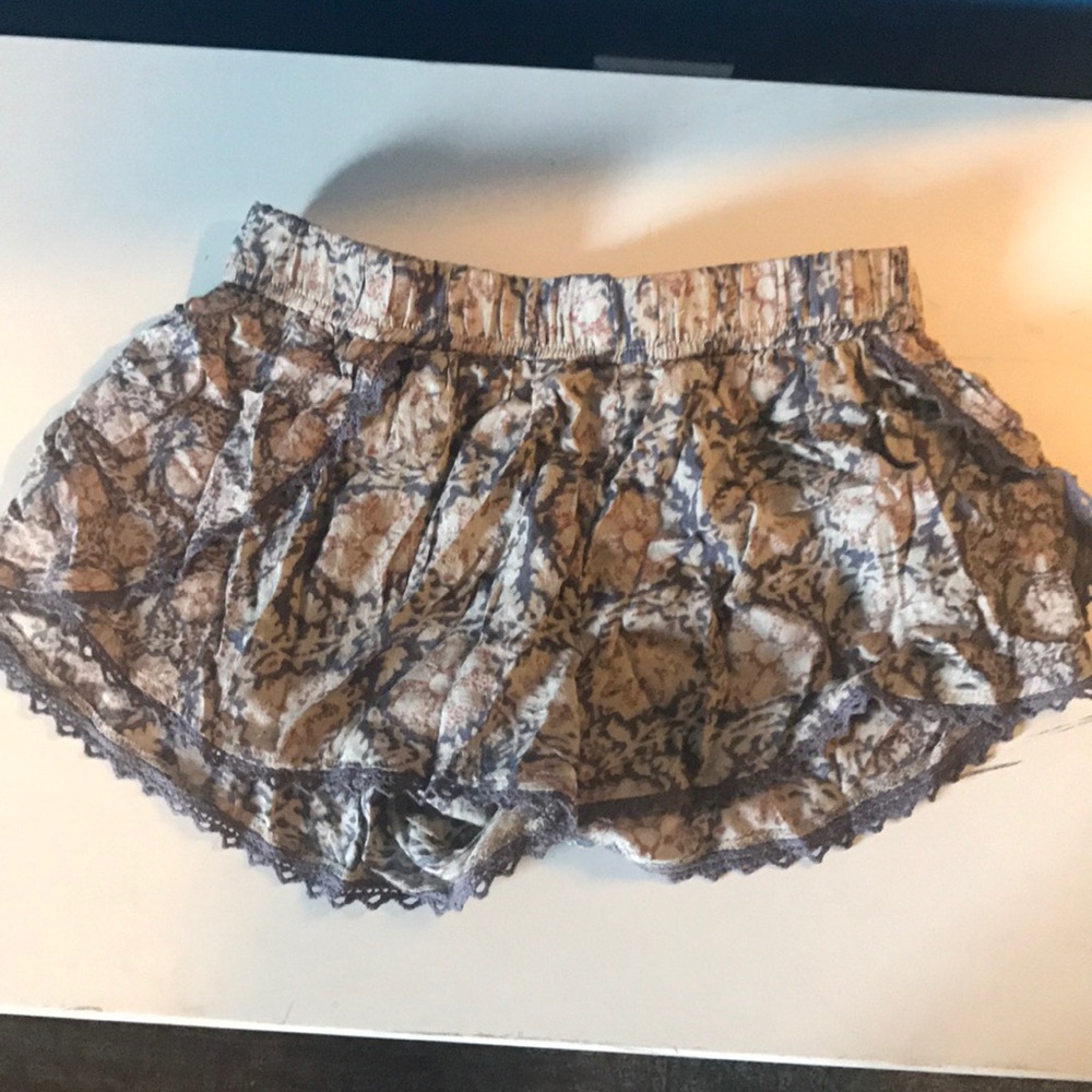 Ecote shorts!